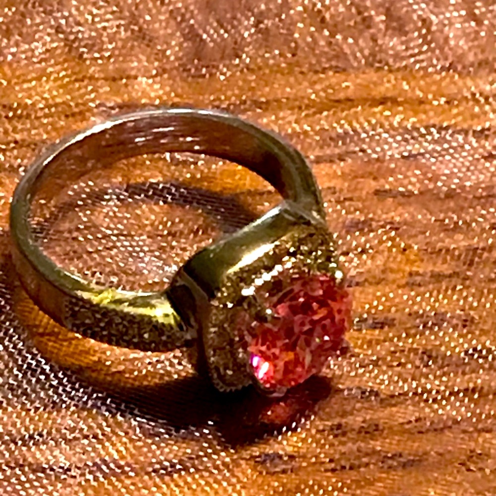 Size 9 Ring - image 5